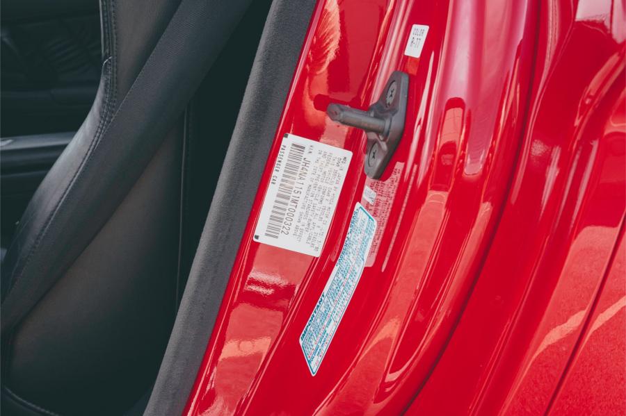 Детали интерьера Acura NSX 1991 года  (фото 46 из 61)